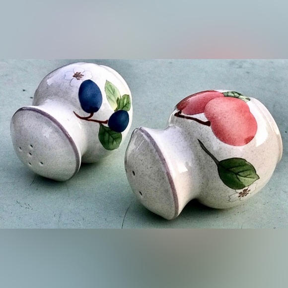Vintage Discontinued MIKASA Country Classics FRUIT PANORAMA Salt Pepper Shakers - Picture 4 of 9
